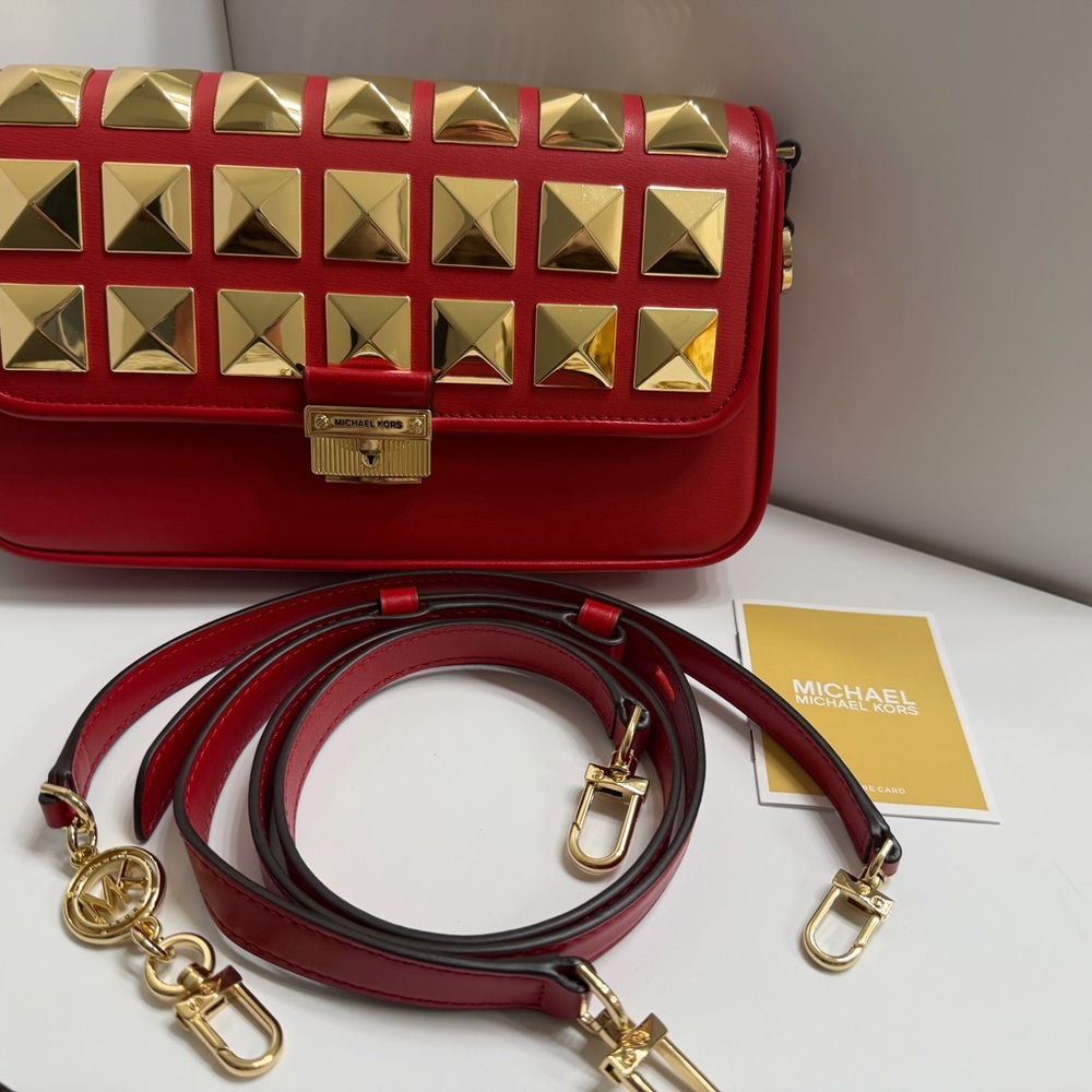 NOT FOR SALE❌ Michael Kors Bradshaw Small Studded Convertible Shoulder Bag